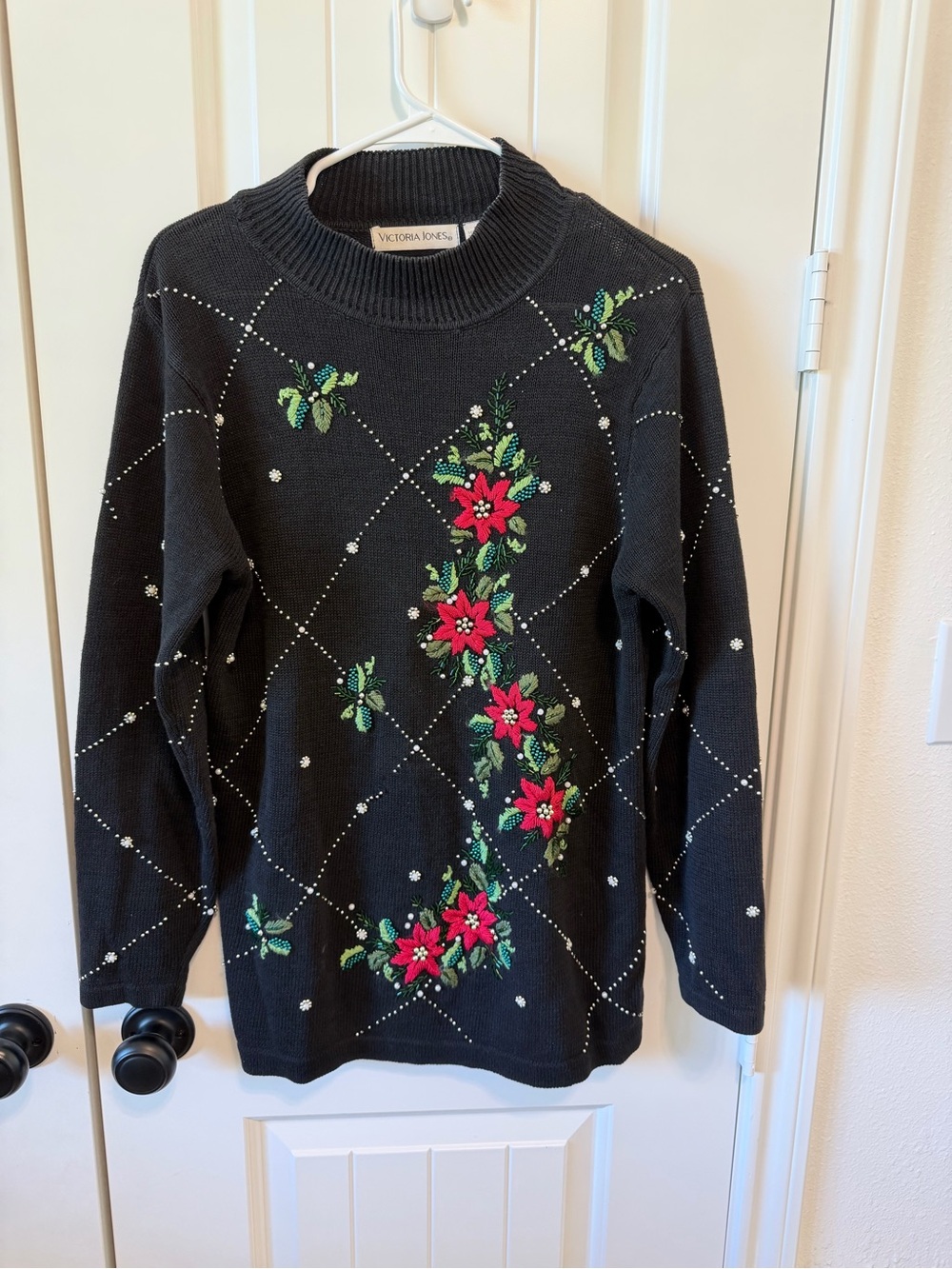 Vintage Beaded Poinsettia Christmas Holiday Sweater S